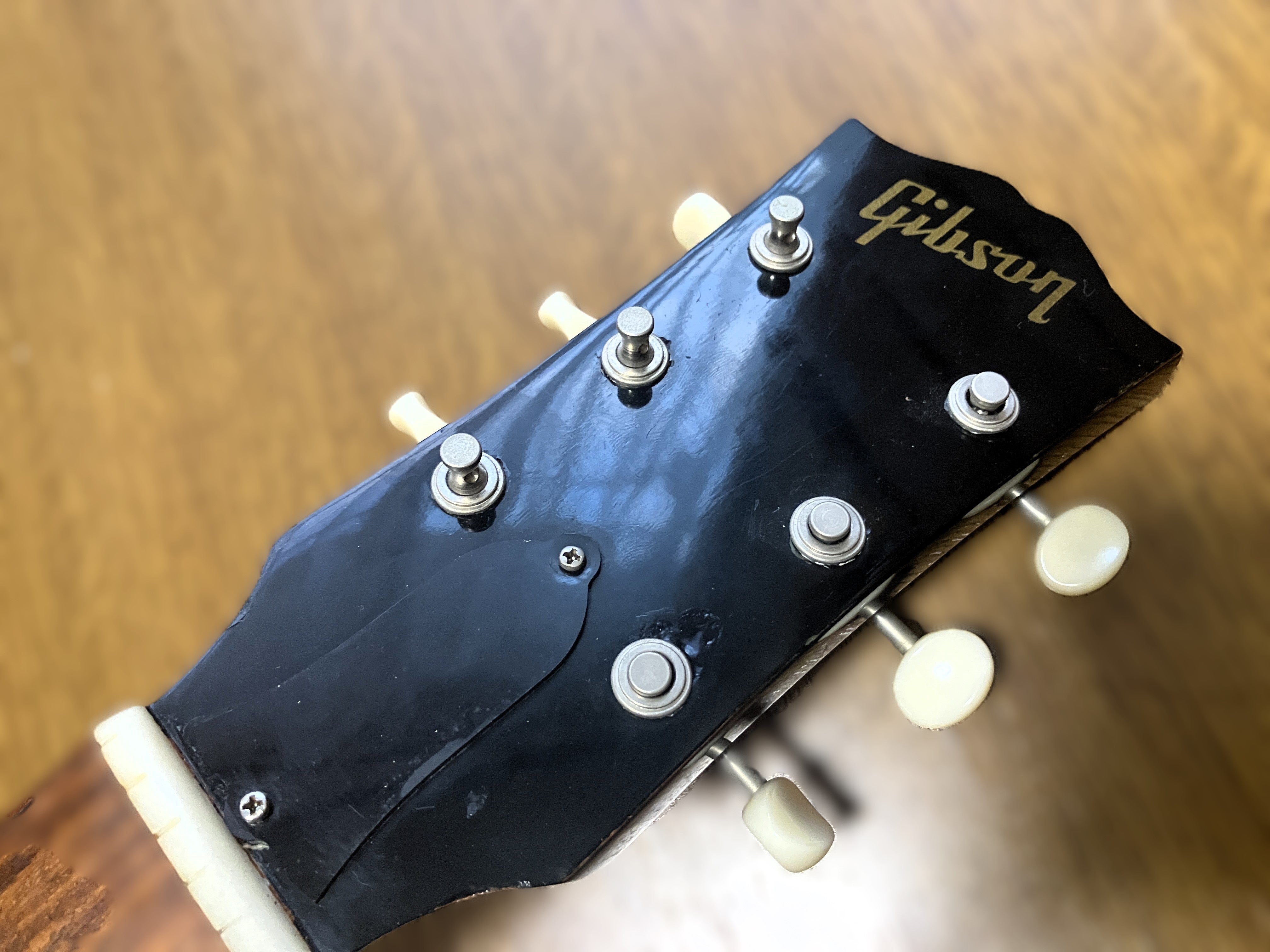 Gibson J-45 ペグ交換 | はとこP