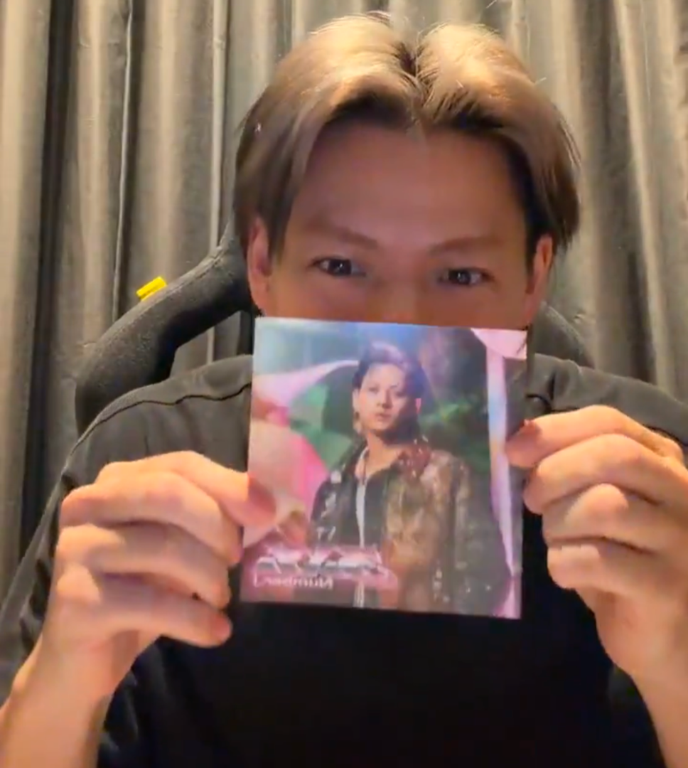 平野紫耀くんインスタライブ ｢3XL｣CDジャケットへのサイン書き作業を
