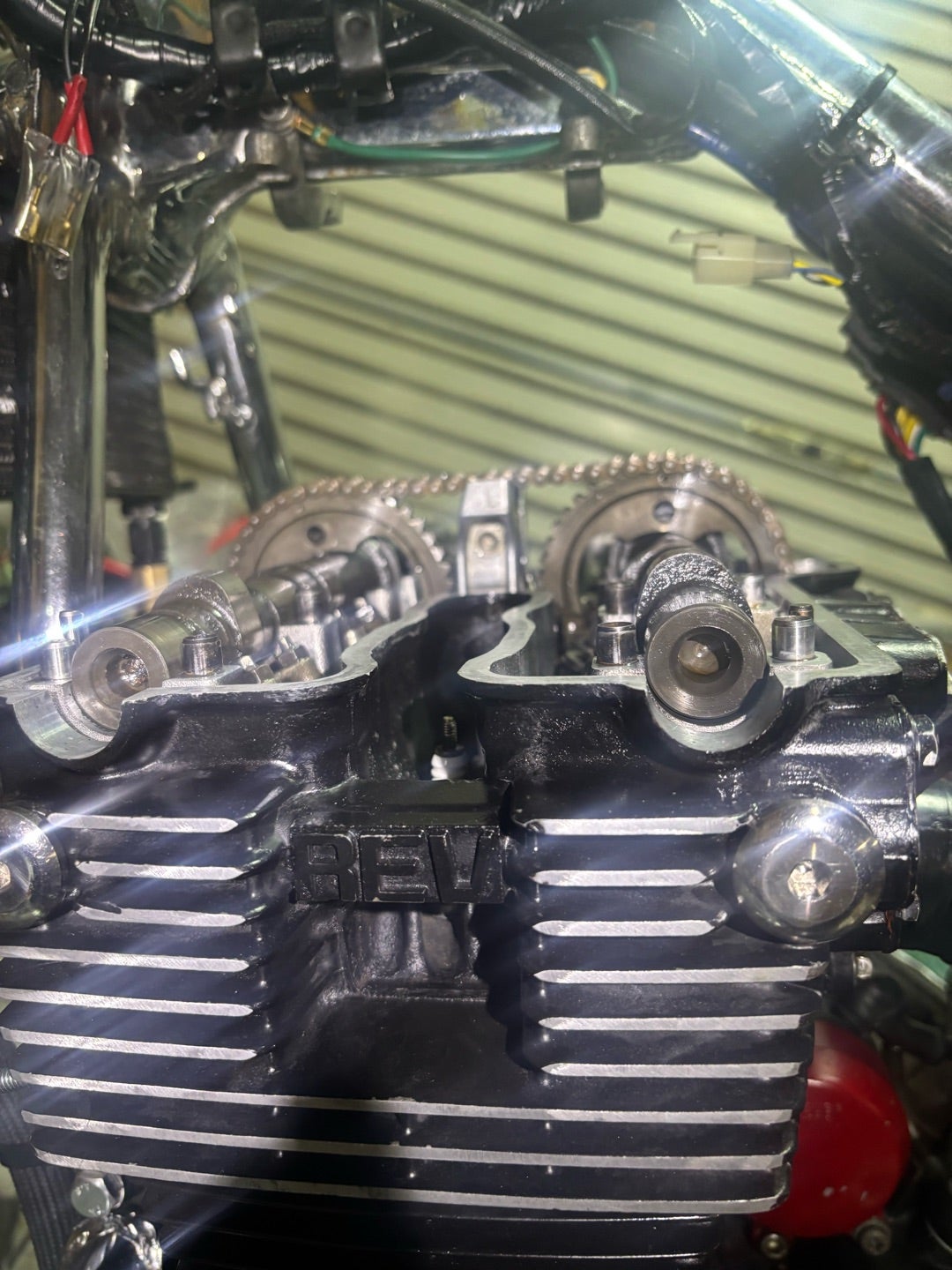 CBX400F 片側 オイルパイプ オイルライン カムチェーンガイド エンジン