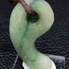 硬玉  ヒスイ  勾玉  未研磨 弥生後期（推定）の画像