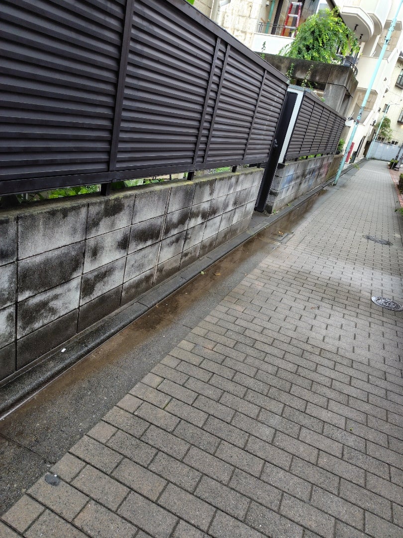 雨の日に素敵なカフェでの記事画像