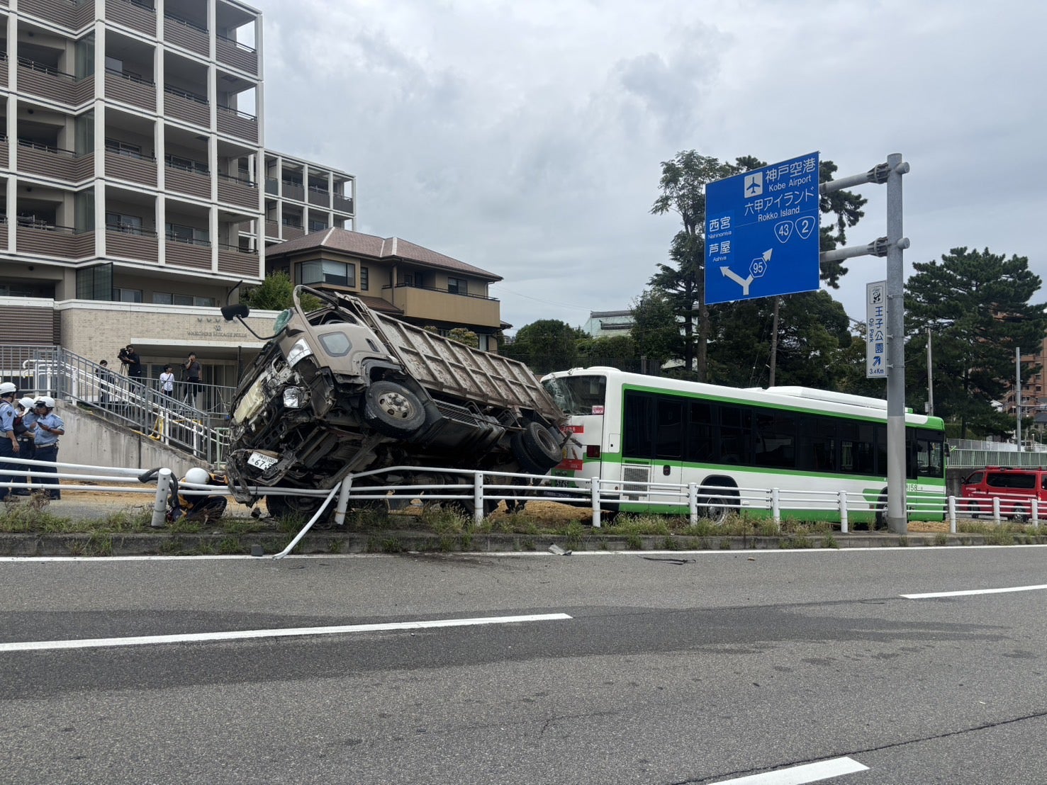 今日の政治的コメントの記事画像