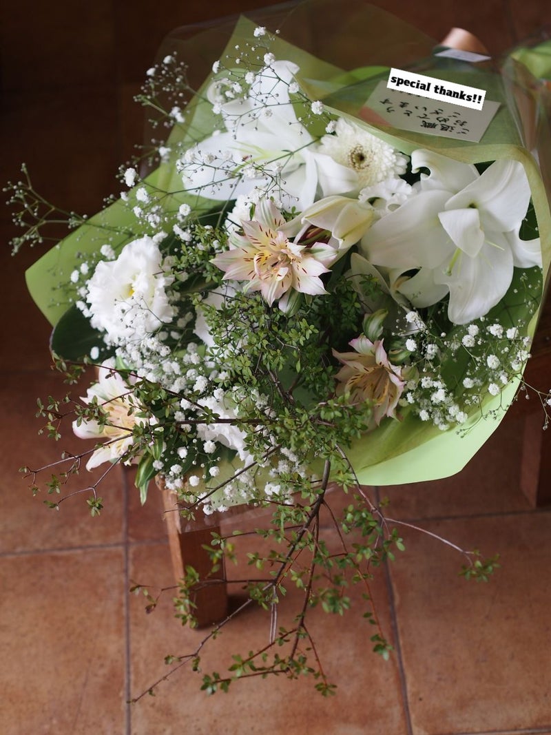 退職の花束、お供えアレンジ