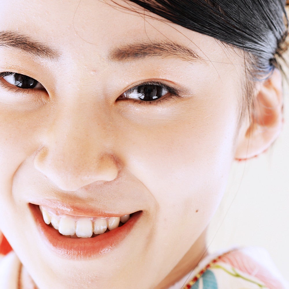美女と料理の記事画像