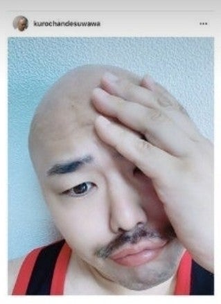 イルミナティ“片目隠し”サインでアピール❗支配される有名人たち❗安田大サーカス クロちゃの記事画像