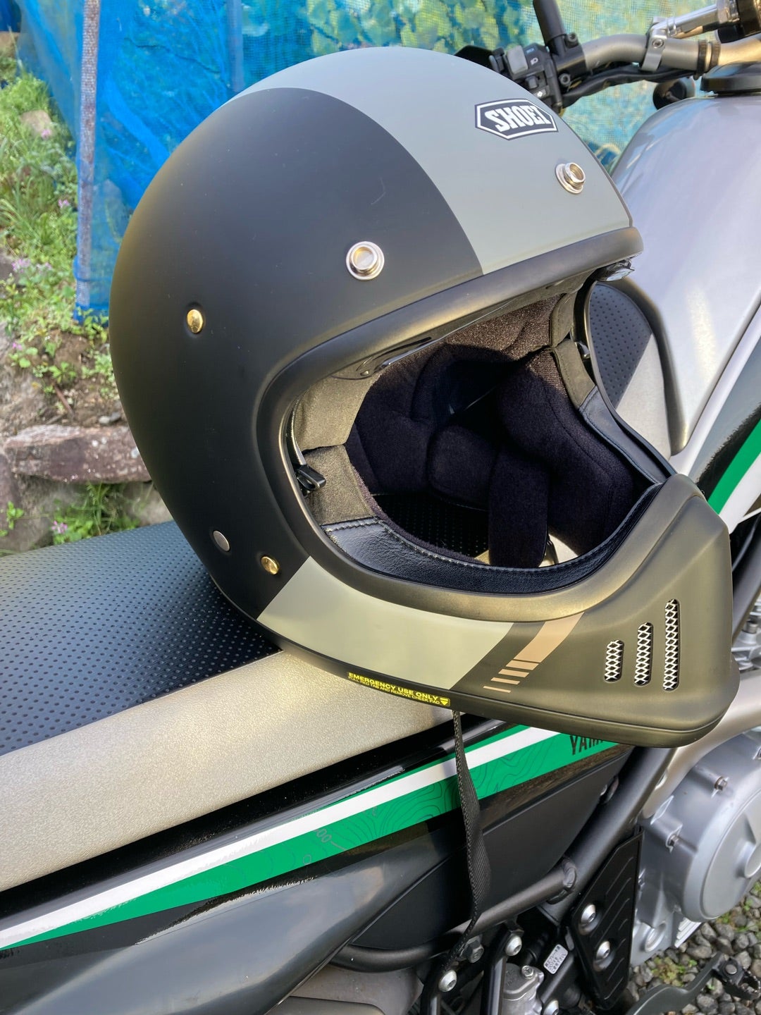 ヘルメットとメガネの記事画像