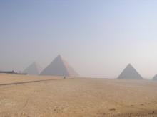 エジプト旅行：ギザの三大ピラミッドピラミッド