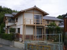 むかいやま木製ベランダ完成２